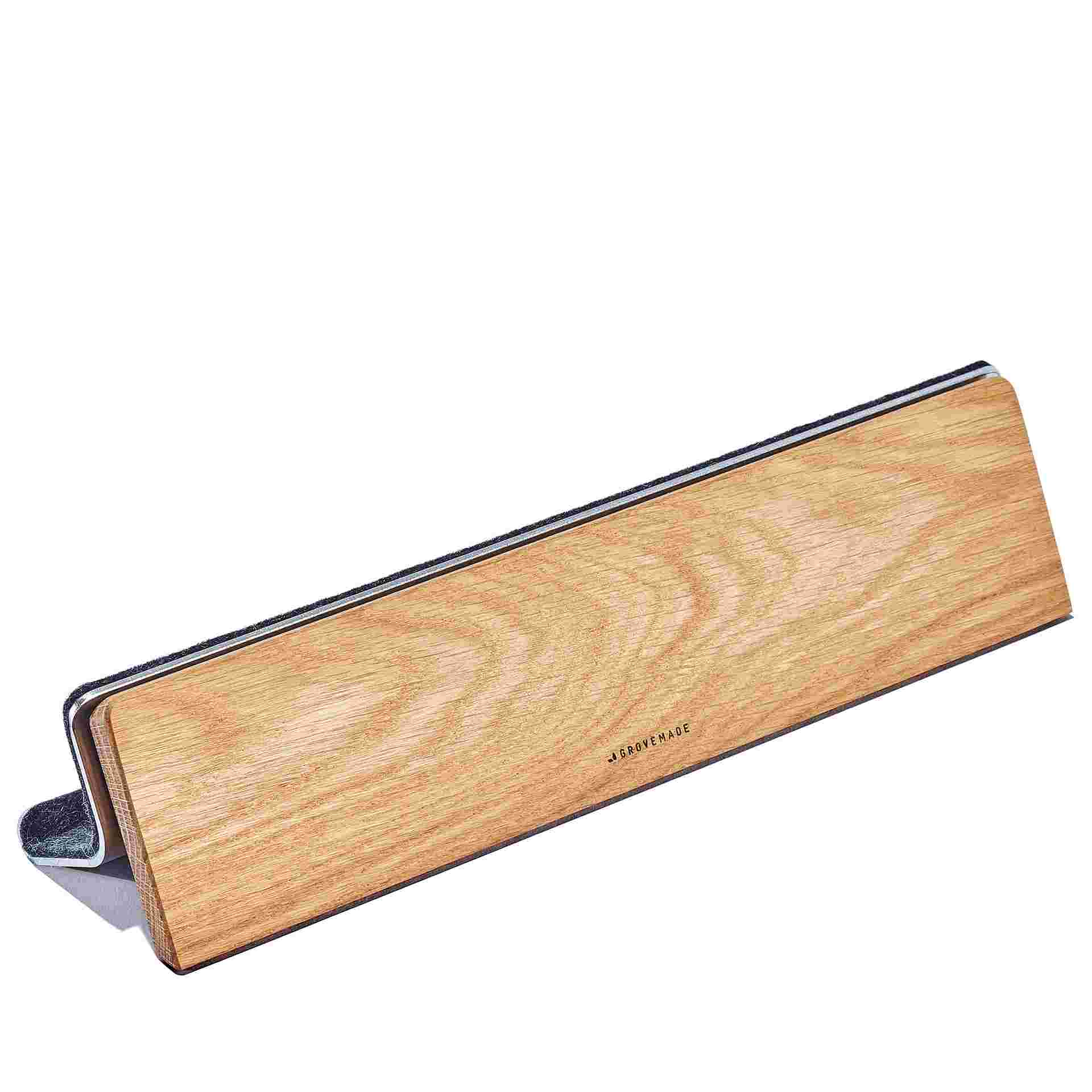 Rear view of the Oak Display Rail.