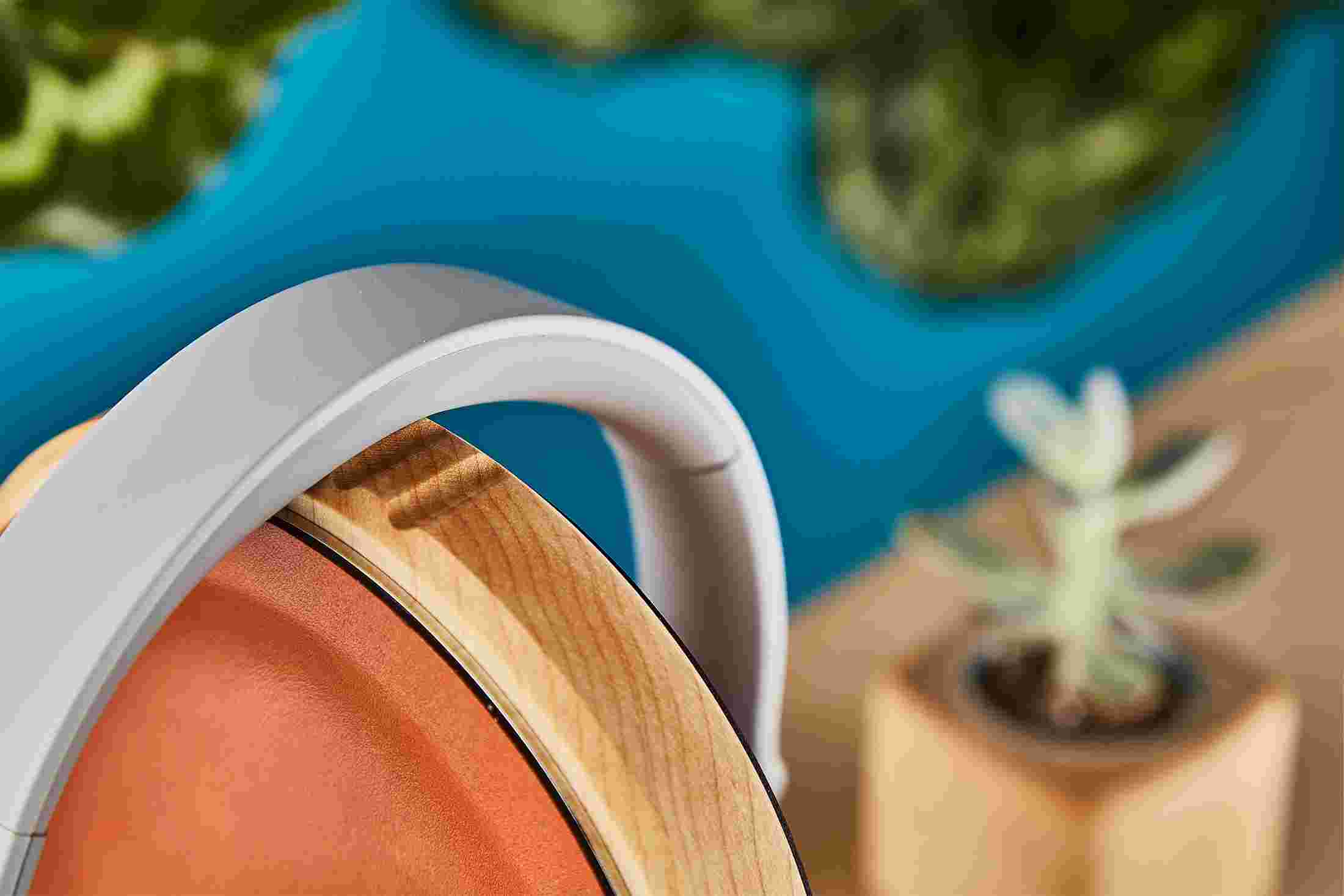Detail of the top ridges on the maple wood headphone stand, helping to keep your over-ear headphones in place.