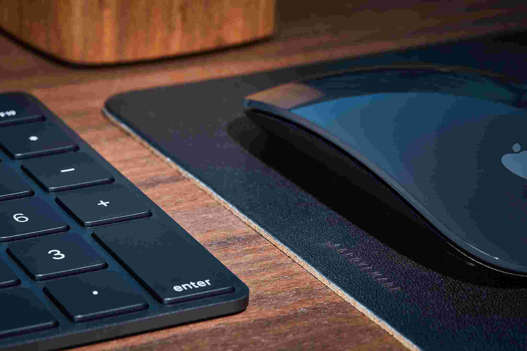 Detail of layered leather and cork cross section of the Grovemade Black Leather Mouse Pad.