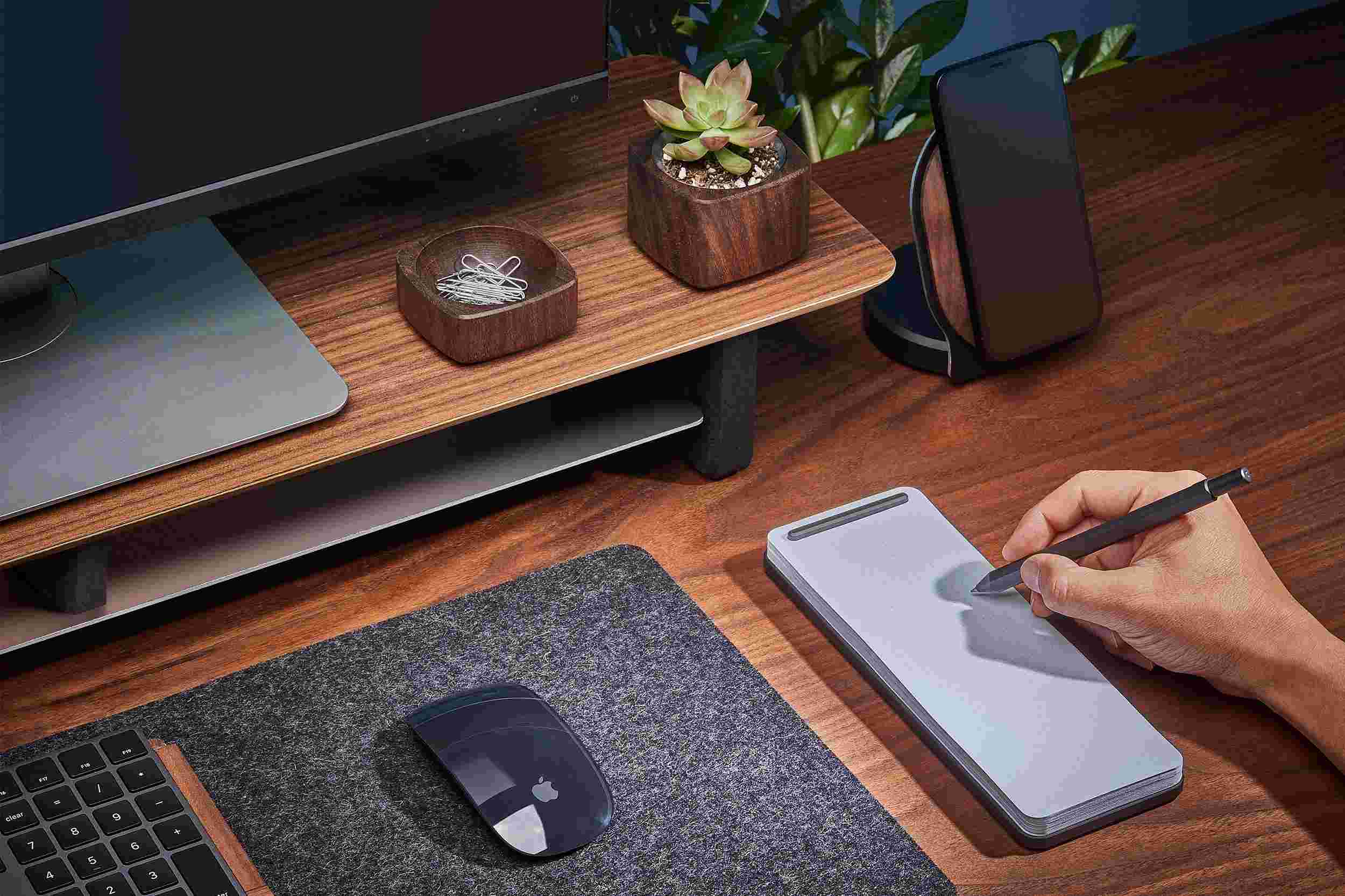 Grovemade Notepad Small Blackリフィル付ノートパッド Refillable Metal Notepad - Dot Grid | Grovemade®