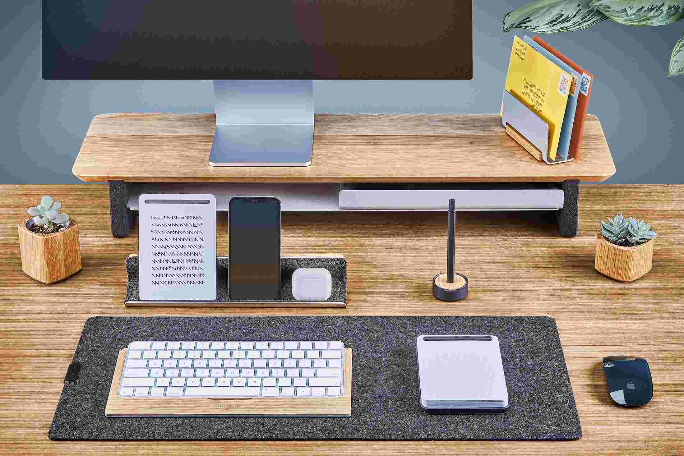 The Oak Note-Taking kit, with notepad for jotting ideas, display rail for processing notes and holding your phone, and vertical organizer for filing and archiving notes and mail.