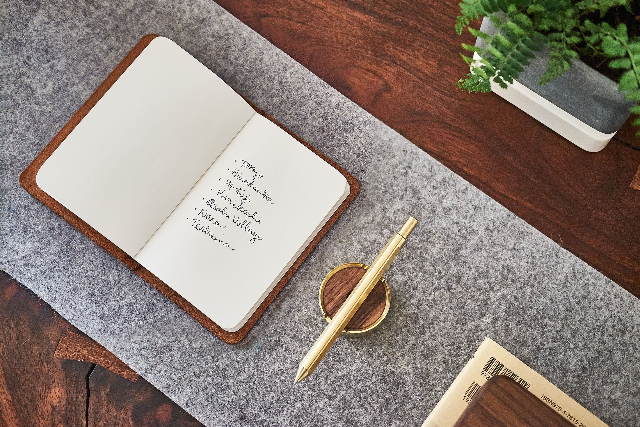 Pen & Pen Stand Lookbook | Grovemade